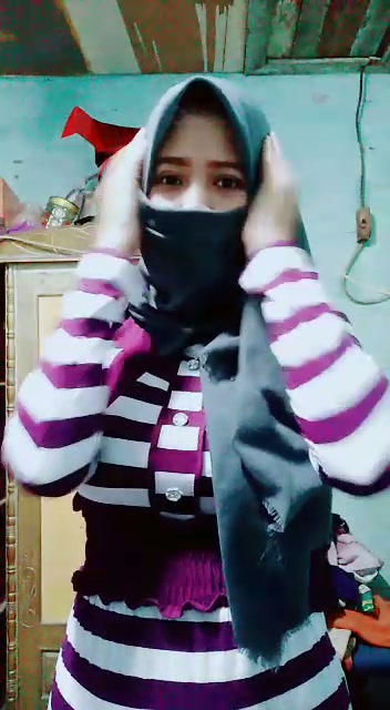 Bokep Indo Cewe Jilbab Buka Bukaan Hingga Colmek - SEBOKEP.mp4