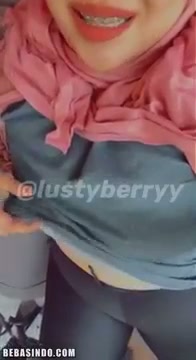 Bokep Jilbab Pink Lustyberry Bugil Main Toket Colmek - BOKEPSIN