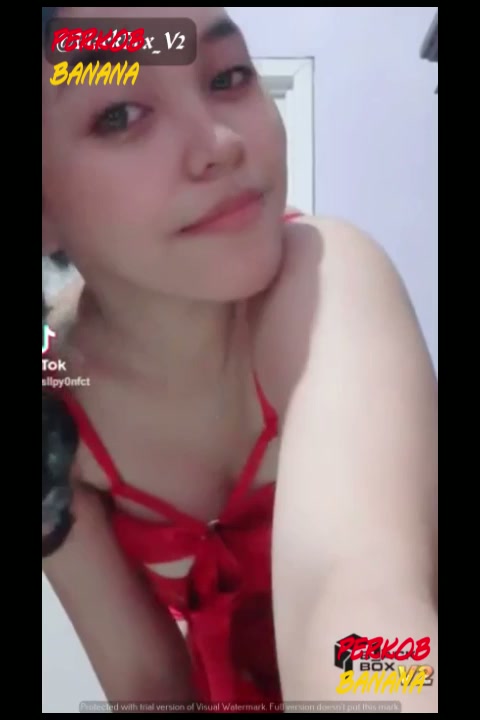 Laras lingerie merah