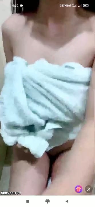 Putri cukur bulu memek jembut.mp4