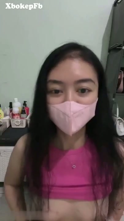 Nabila Ratna baju pink Live Mainin Toketnya