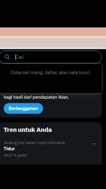 Hijab coklat dimobil - DoodStream_1.mp4