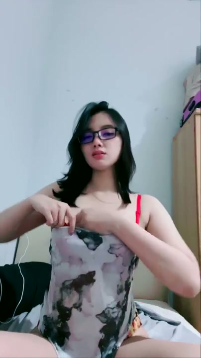 - Julia Lea Mangolive Basah.mp4