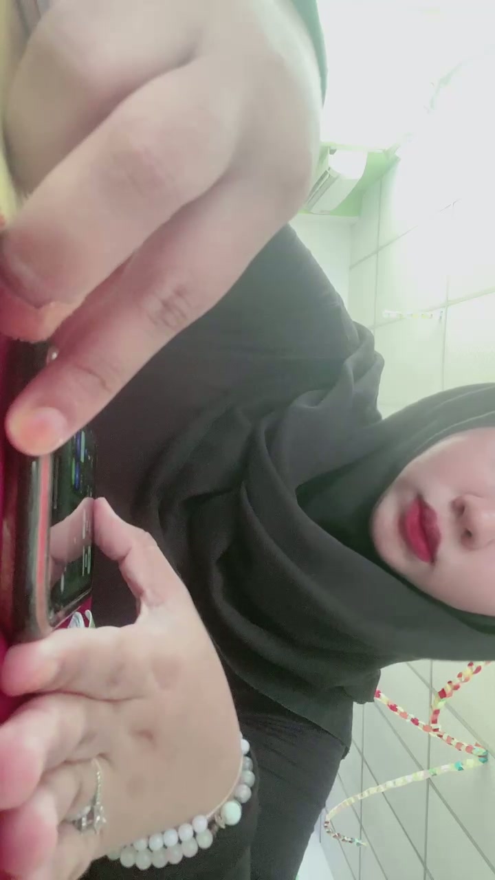 hijab_gede_banget.mp4