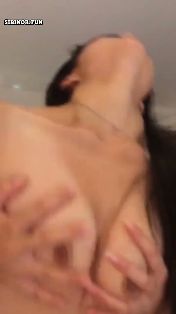 Bokep Chindo Bertubuh Mungil Desah Goyang Sambil Remas.mp4