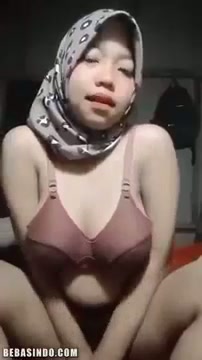 Bokep Indo Dhiba ABG Hijab Montok Colmek - BOKEPSIN - DoodStream