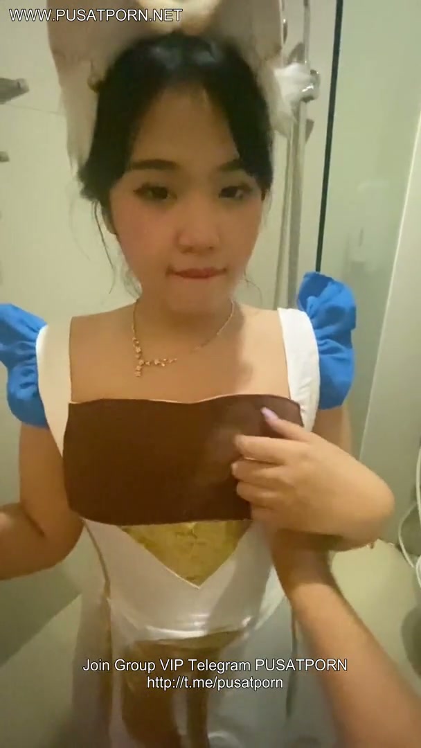 Nyobain baju haram buat diewe