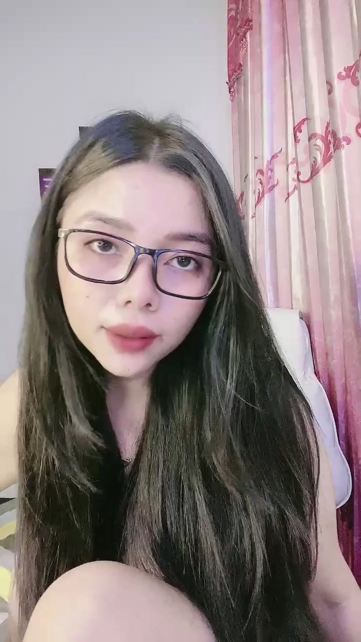 ICA KANE KESEPIAN DIKOSAN. YAWDAH NGINCRITIN PAKEK JARI AJA YAH BEEBB