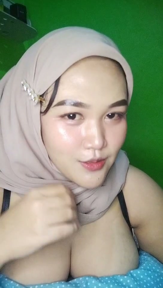 TANTE NINA UKTHI SUAMINYA LAGI PERGI KONDANGAN