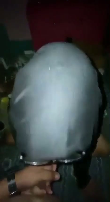 Ngewe jilbab berkacamata sampe kejang