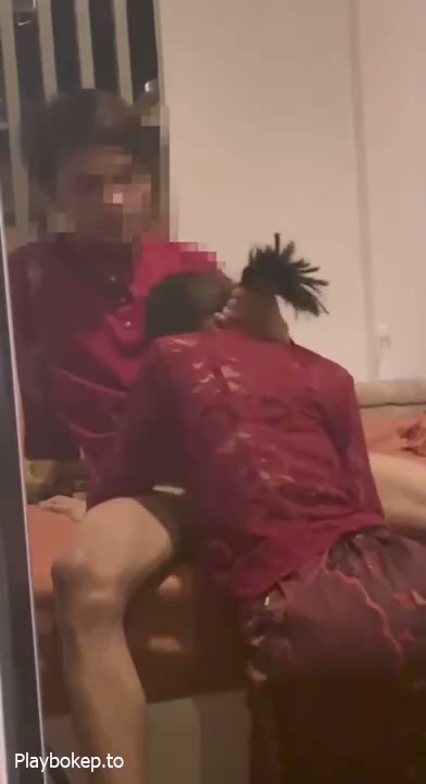 ABG kebaya merah disodok kontol gede.mp4