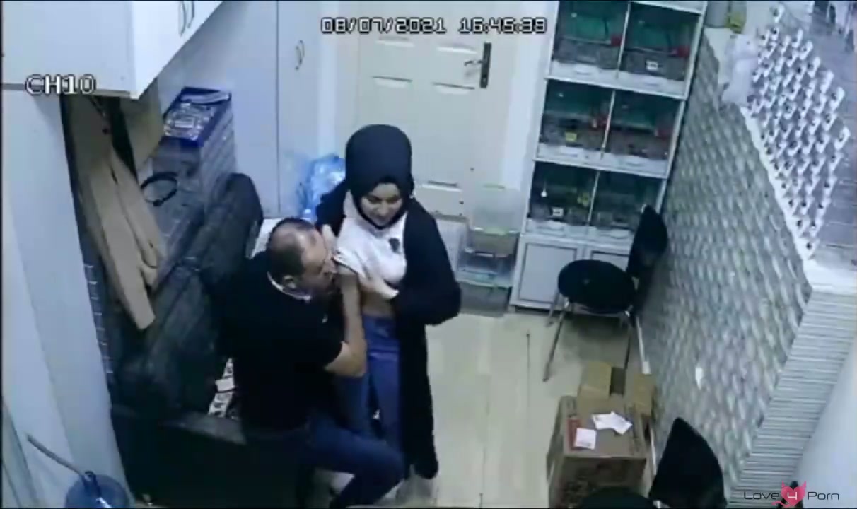 Presents فيديو سكسى الدكتور عماد شعلان الشاوي جامعة البصرة فيديو كامل.mp4