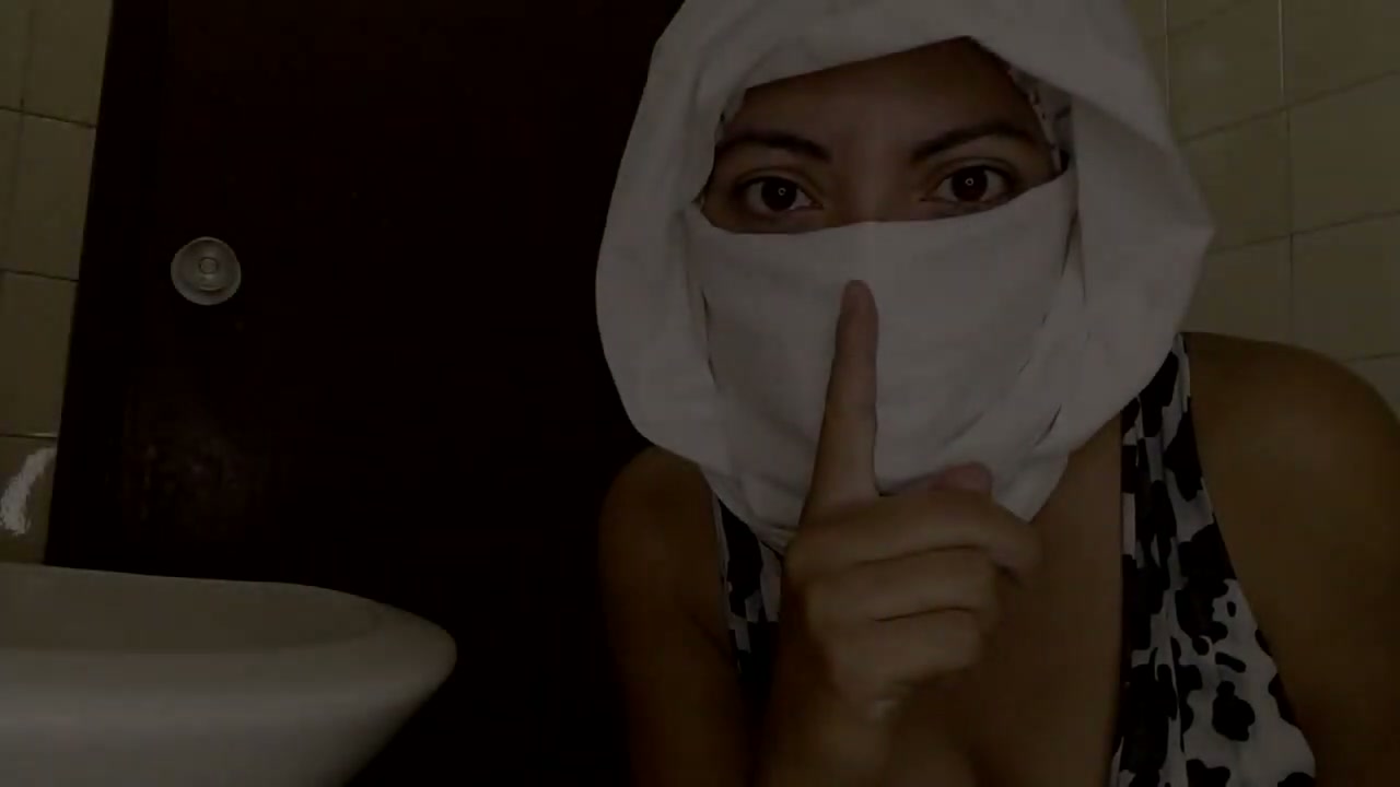 Bokep Hijab Tante Omek di Toilet Umum - Bokep Barat Onlyfans Muslimwifeyx, MuslimWifeX - DoodStream