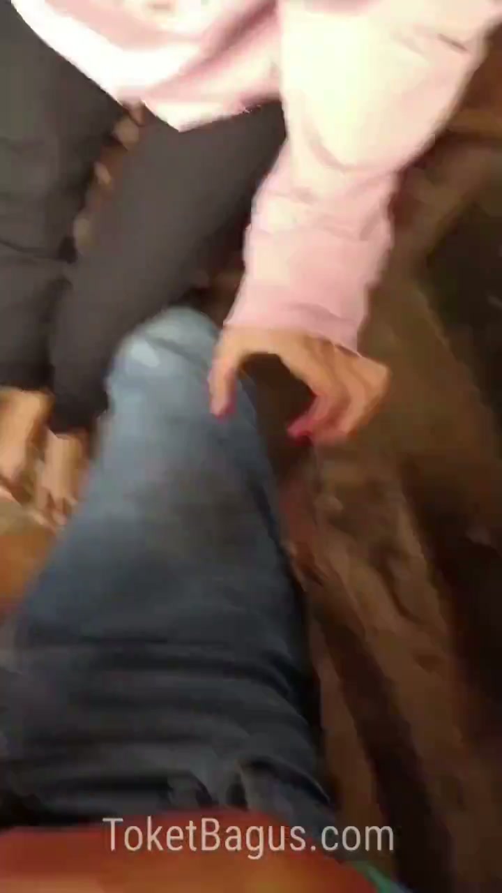 Jilbab penjual kopi di grepe sambil nyepong kontol.mp4