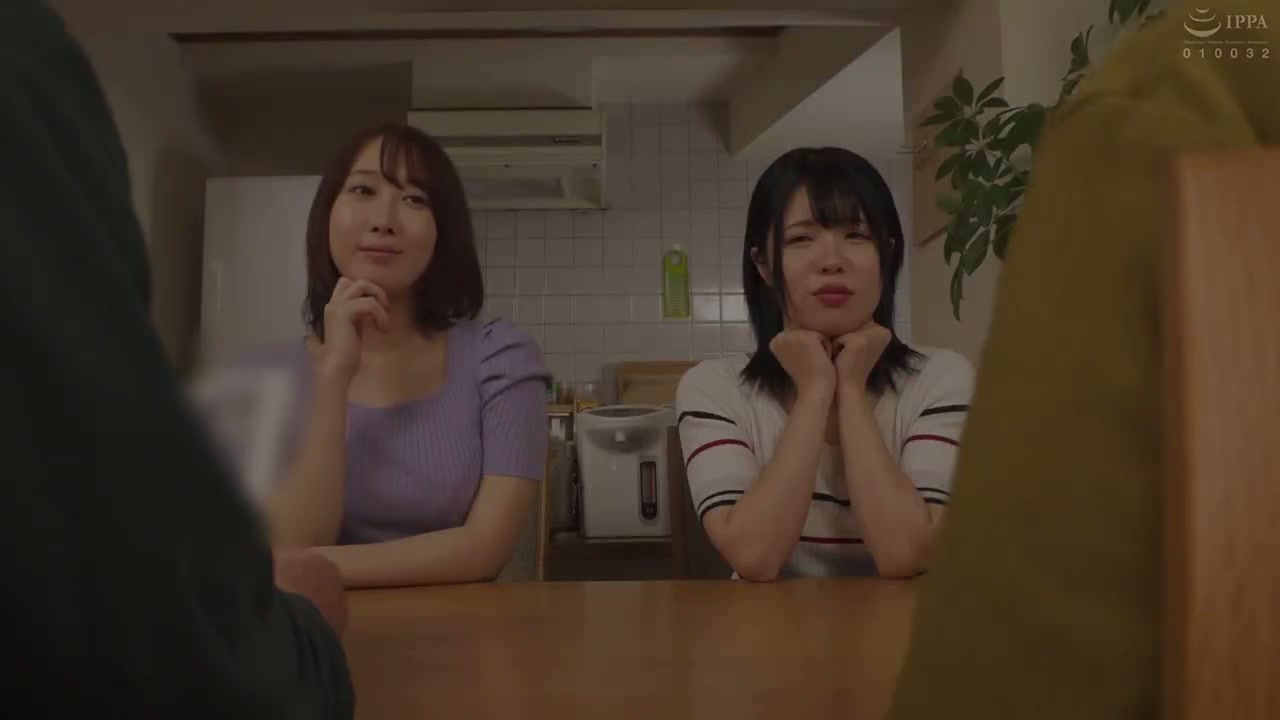 HUNTC-151 Kakak perempuanku diam-diam melakukan hubungan seks lesbian, menyembunyikannya dari orang tua mereka! Tapi saya mengetahuinya dan kami melakukan threesome untuk membuat mereka tetap diam! Orang tuaku menikah lagi dan kedua saudara tiriku berseli