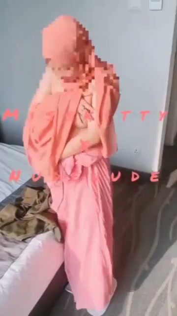Bokep indo- viral jilbab pink di kos sama gurunya di suruh nyepong - DoodStream 2 - DoodStream.mp4
