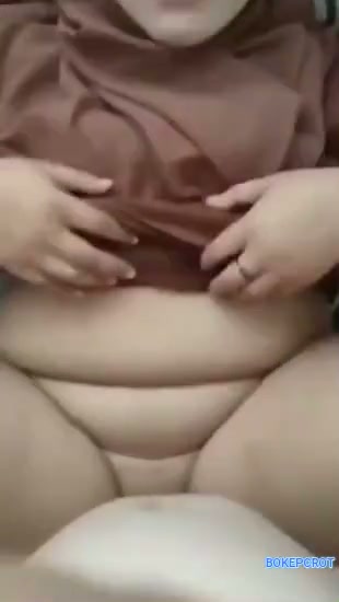 Ngew3 jilbab gemoy manis malah kesenengan