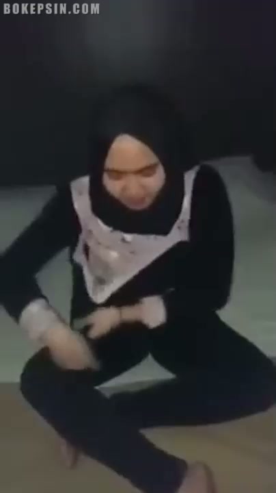 -X- Bokep Indo Jilbab Toket Gede Diperkosa Teman