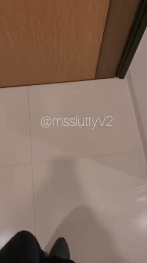 Miss Lutty Jilbab Binal Colmek di Toilet Mall