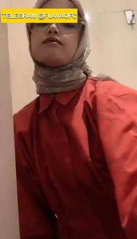 Hijab Girl playing with her tits in public toilet (480)
