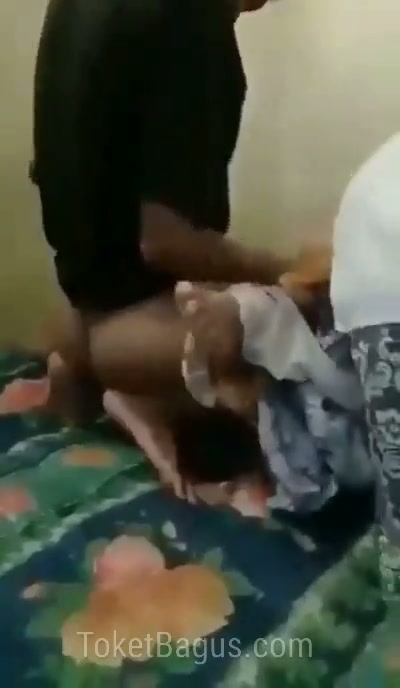 Sma Jilbab Wikwik ditonton Teman Sekelas Waktu Kerja Kelompok - PoopHD - PoopHD.mp4