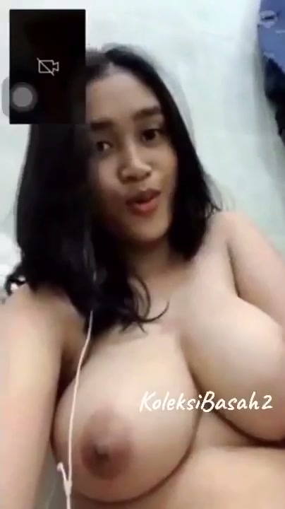 Masih abg tetek udah gede banget, colmek ngezoom