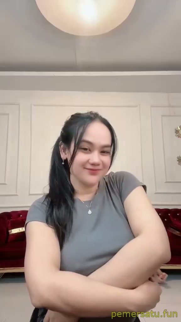 tiktoker indo tobrut gamau crot dalam.mp4