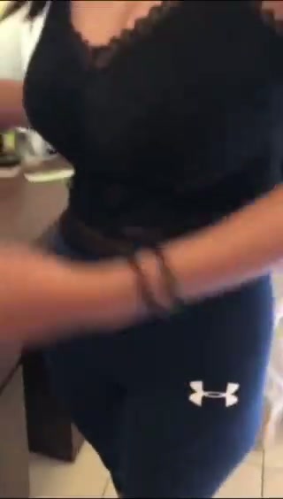 Baru juga pulang olahraga udah di grepe grepe