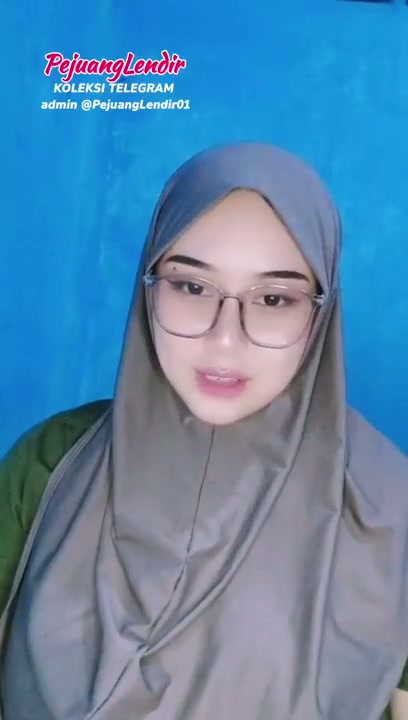 Clara_Hijab_Bumil_-_Jilbab_abu_abu_mainin_tetek_gede_banget_-_Lulustream.mp4