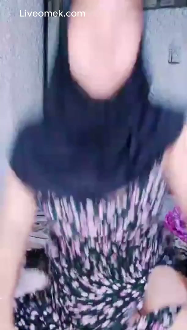 Live Pasutri Jilbab Hitam Ngewe Enak Sayang.mp4