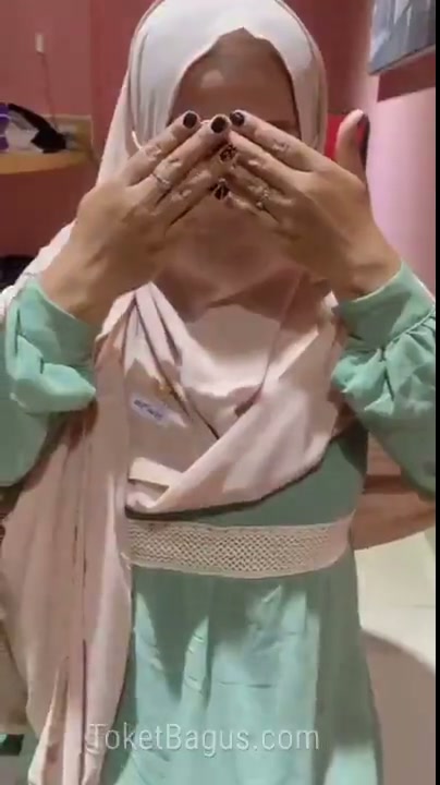 Menantu soleha masih malu2 layani bapak mertua.mp4