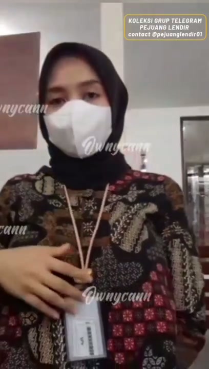 ▶️Koleksi Ownychann Pegawai Bank Viral 1 - Ngepap di kantor sambil mntau takut ketahuan