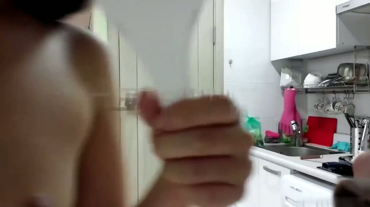 Ngew3 chindo kacama imut di k0s sambil masak