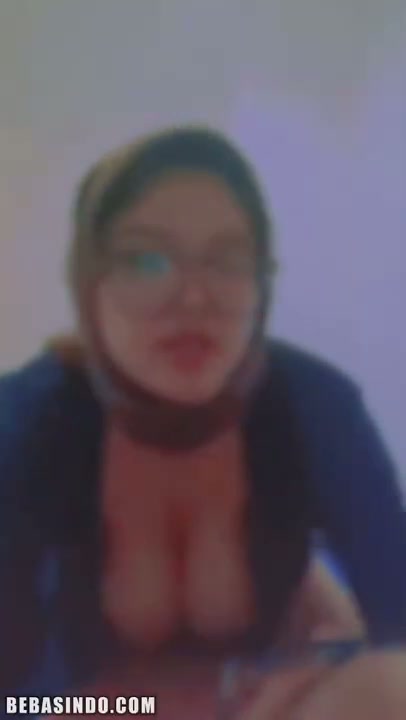 - Bokep Indo Hijab Ngewe Sama Om di Hotel