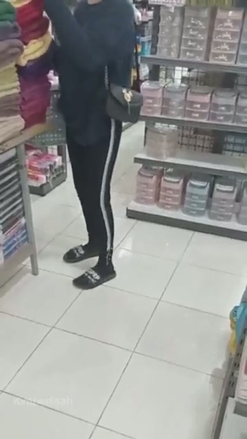 bokep indonesia kenalan sama cewek minimarket - XVIDEOS.COM.mp4