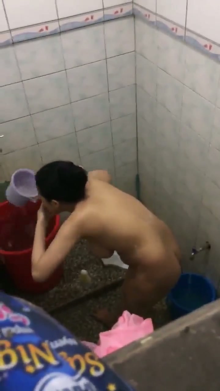 NGINTIP ANAK KOS MANDI.mp4