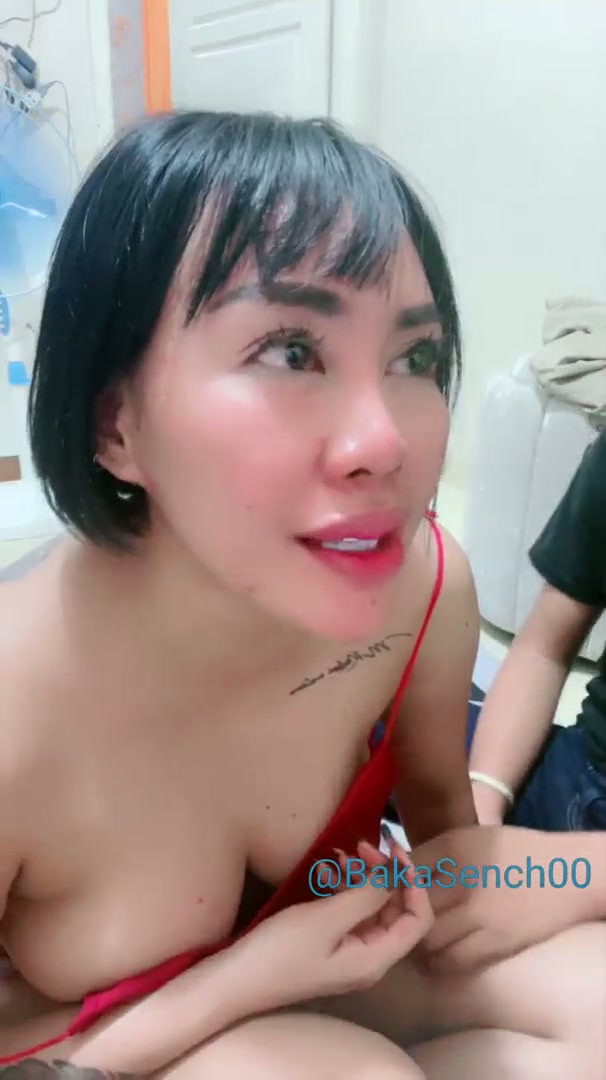 tante kina digrepe dua brondong