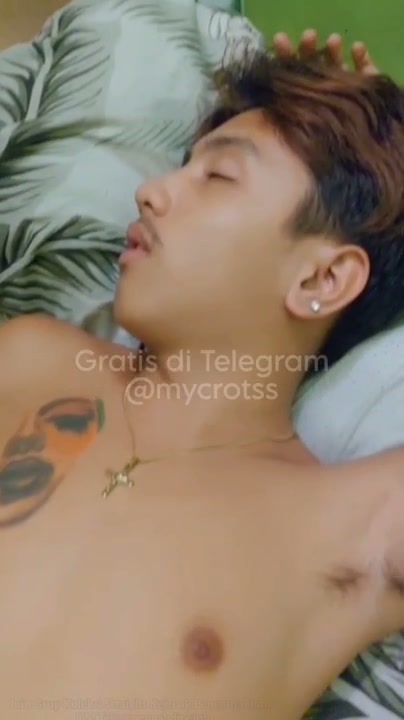 Grepe2 lanjut Kocokin Kontol temen STRAIGHT yang numpang Nginep BGT SAMPE GAK BERASA.mp4