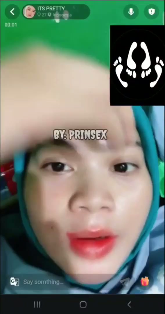 Gokil VCS Cewek Jilbab Manies Coba Omek Pake Botol.mp4