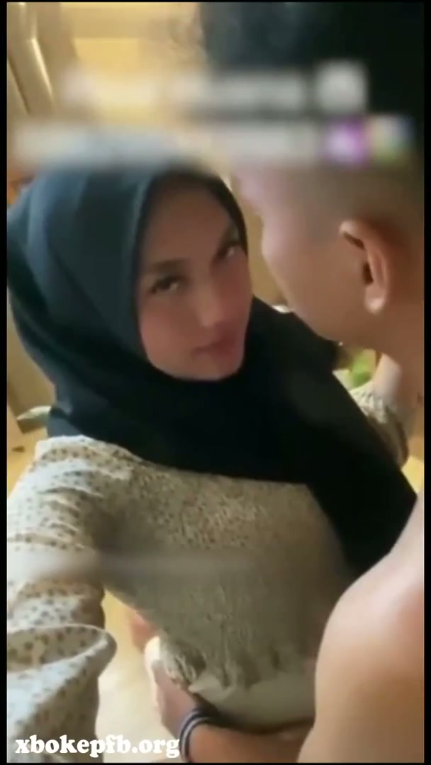 Bokep_Desahan_Nikmat_Tante_Jilbabb_Malay_Dg_Brondong.mp4