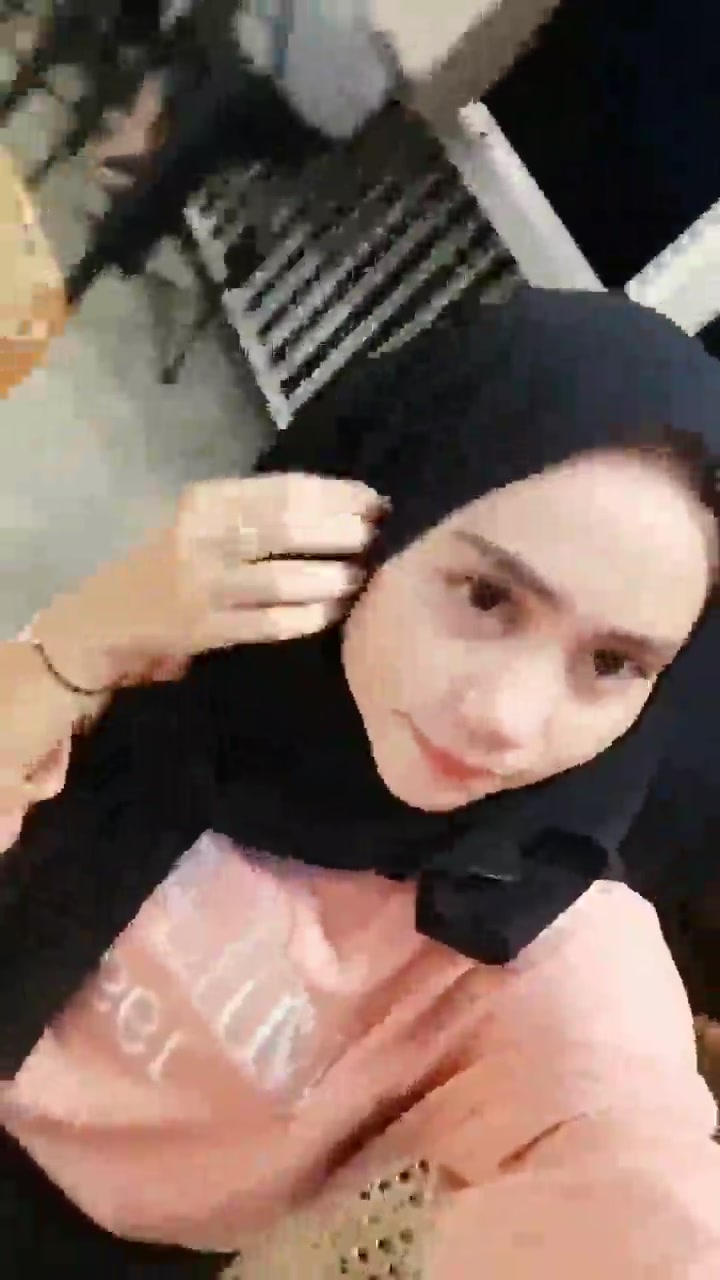 Jilbaber cantik video disebar mantan.mp4