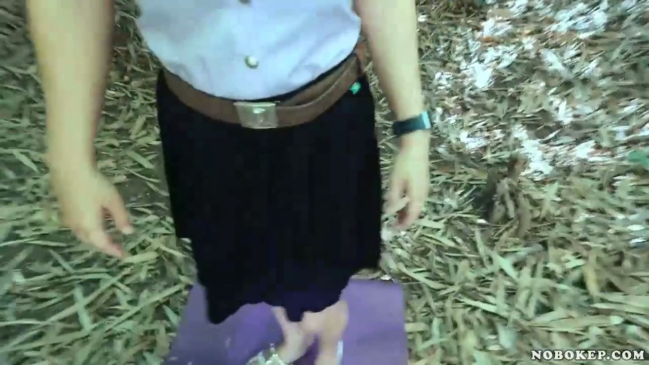 Cewek Toket Gede Badan Montok di Hutan.mp4