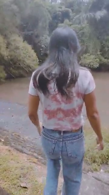 Cewek berak di sungai - DoodStream - DoodStream.mp4