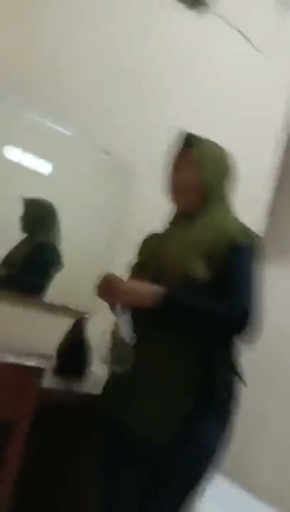 Bunda Mengajaku Mencari Udara Segar