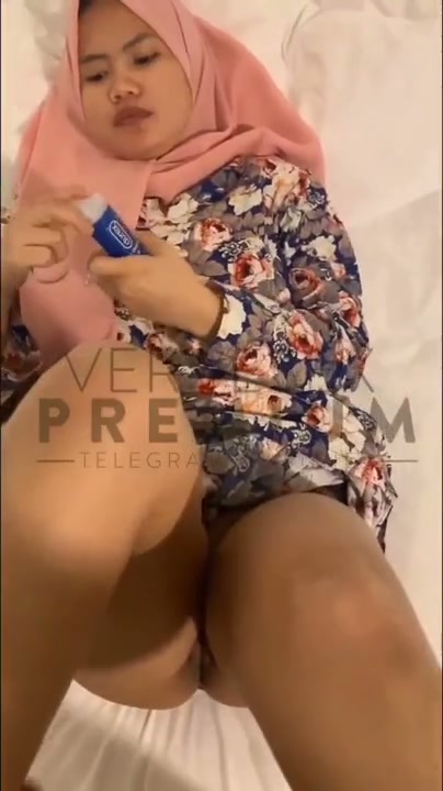 Abg jilbab memek tebal masuk harus pakek pelicin ngewe