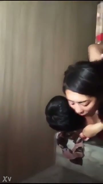 K4kak san9e g0yang bar2 ad3k di t0ilet diem2