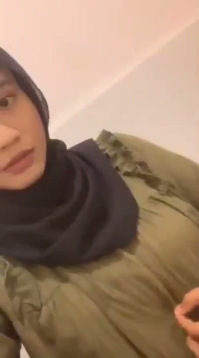 Mahasiswi Hijab Toket Gede Remas