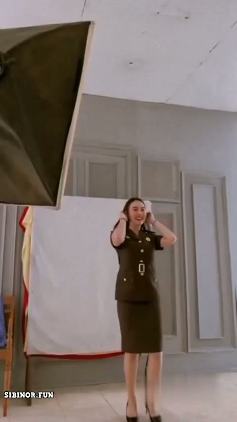 Skandal Wanita Pegawai.mp4