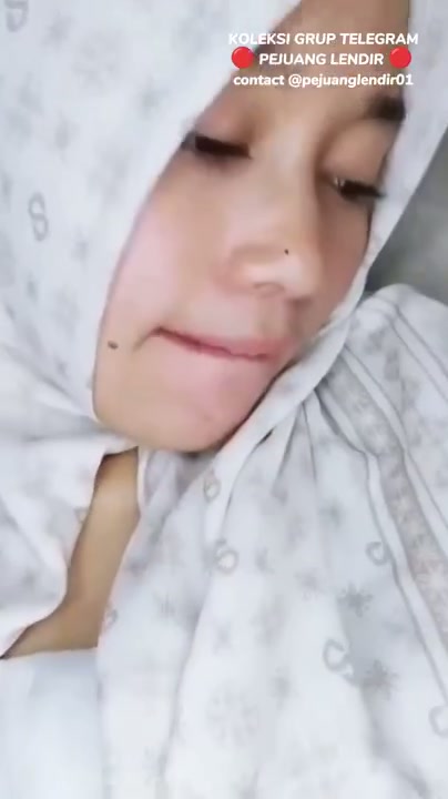 ▶️Ukhti Zahro - crot di dalam memek ukhti terasa hangat - PoopHD - PoopHD.mp4