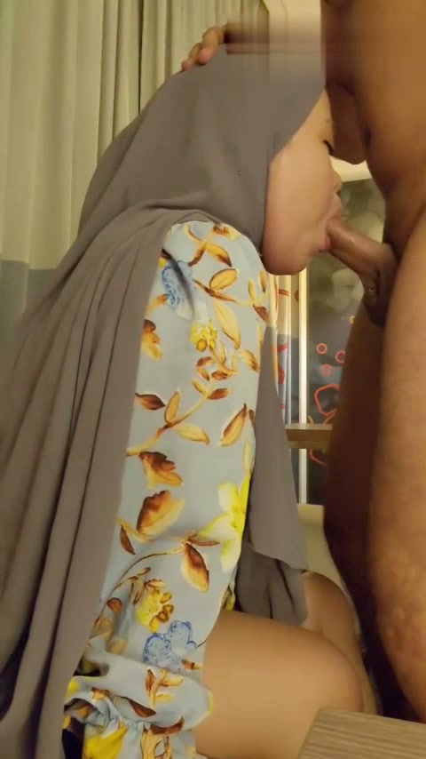 IBOKEP INDO - ibu guru Hijab Sepong Teman Gurunya - PoopHD - PoopHD.mp4 (1).mp4